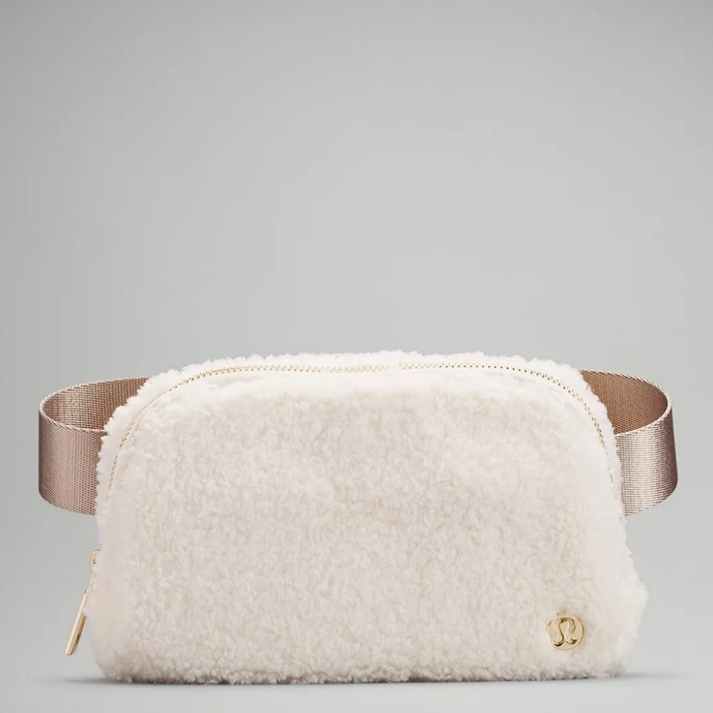 Everywhere Fleece Belt Bag